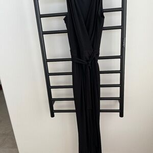 Lauren by Ralph Lauren sleeveless plunge jumpsuit size Small